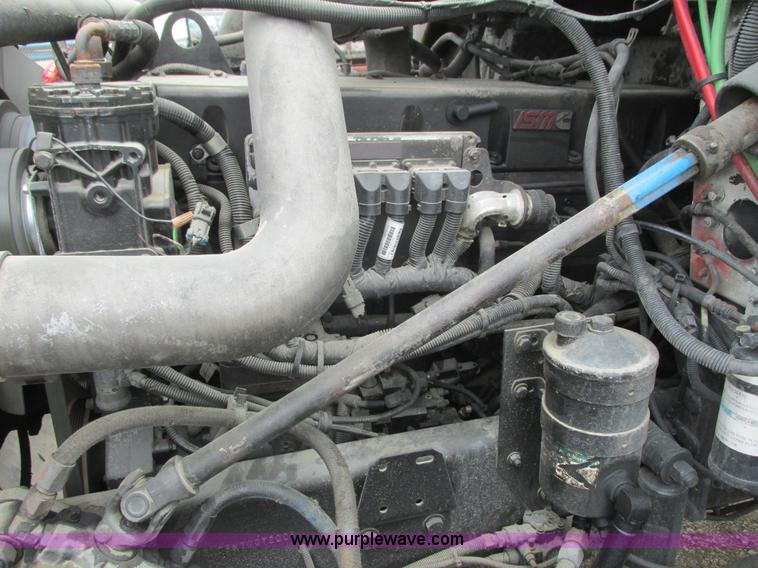 image for item K4682 2000 Freightliner FLD112 semi truck