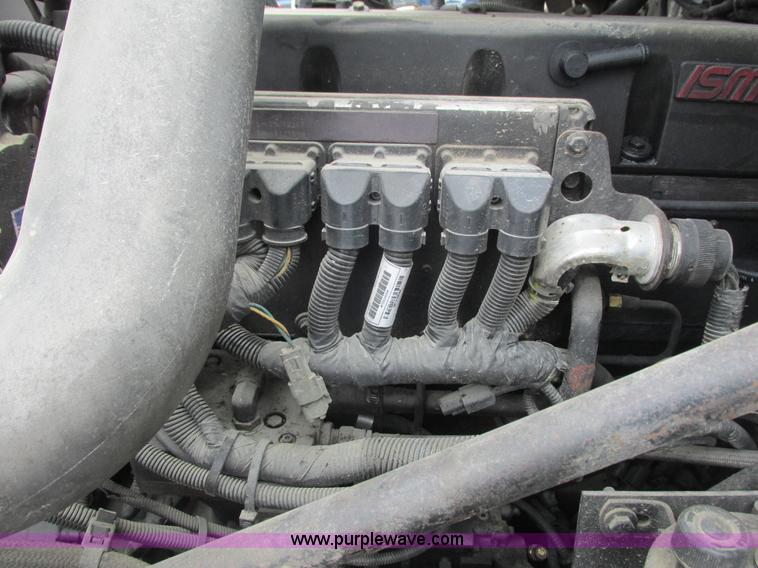 image for item K4682 2000 Freightliner FLD112 semi truck