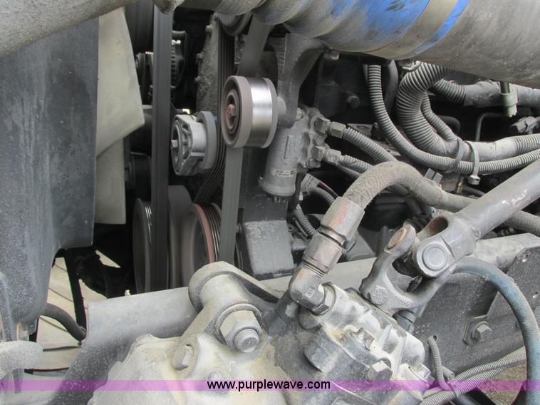 image for item K4682 2000 Freightliner FLD112 semi truck