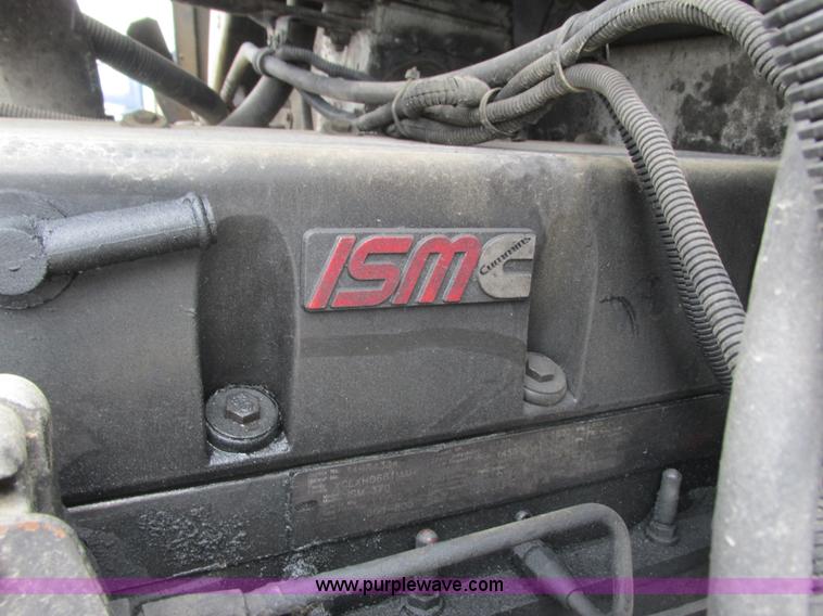 image for item K4682 2000 Freightliner FLD112 semi truck