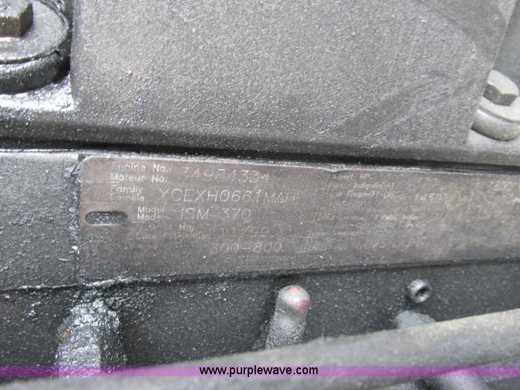 image for item K4682 2000 Freightliner FLD112 semi truck