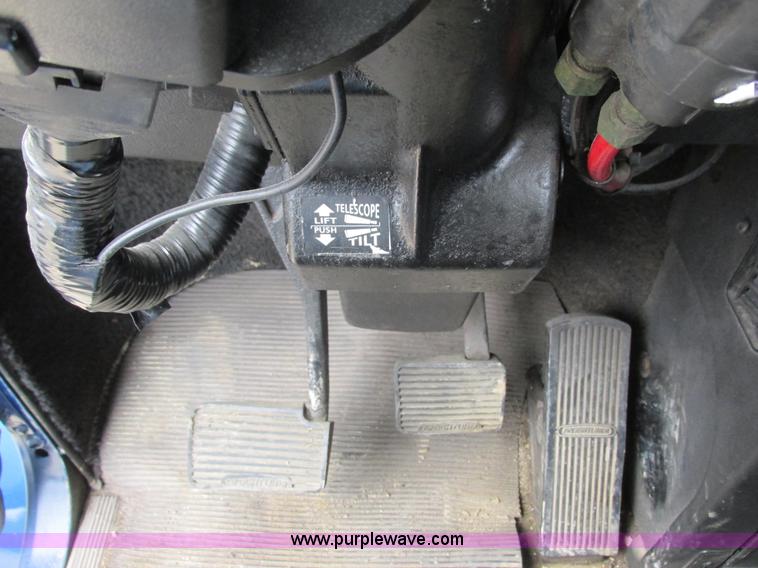 image for item K4682 2000 Freightliner FLD112 semi truck