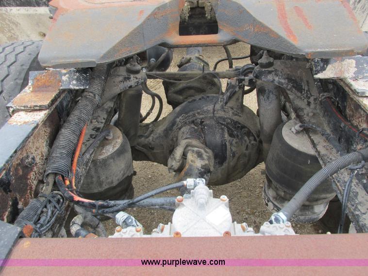 image for item K4683 1999 Peterbilt 357 semi truck