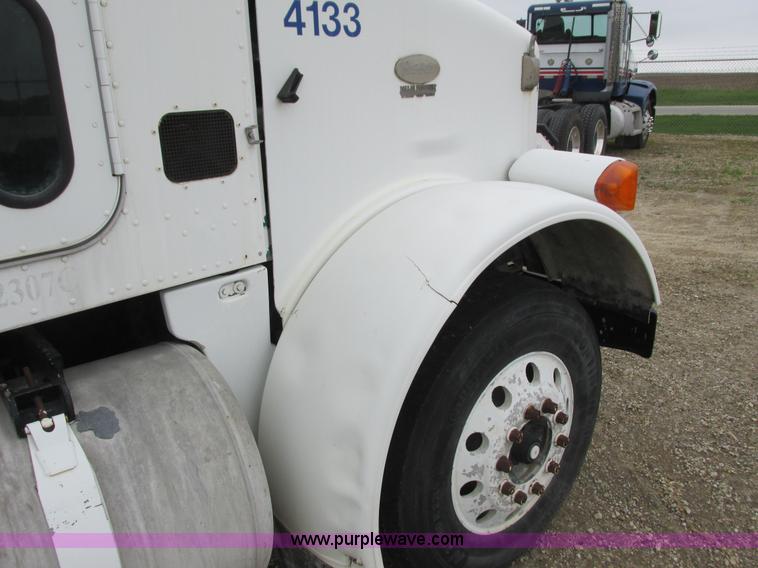 image for item K4683 1999 Peterbilt 357 semi truck