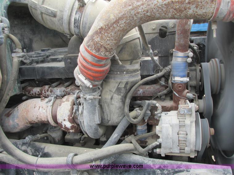 image for item K4683 1999 Peterbilt 357 semi truck