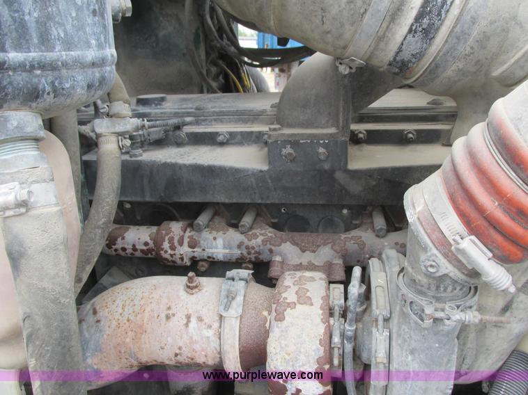 image for item K4683 1999 Peterbilt 357 semi truck