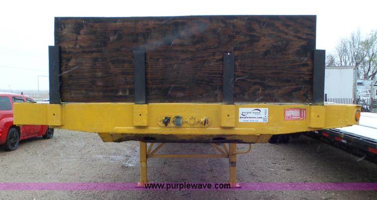 image for item K6832 1999 Fontaine LFTW-5-8053WSWK flatbed trailer