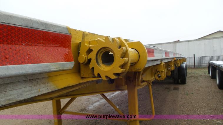 image for item K6832 1999 Fontaine LFTW-5-8053WSWK flatbed trailer