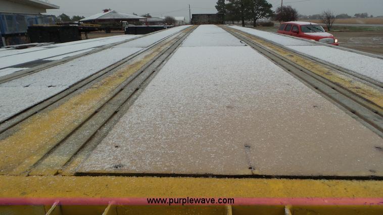 image for item K6832 1999 Fontaine LFTW-5-8053WSWK flatbed trailer