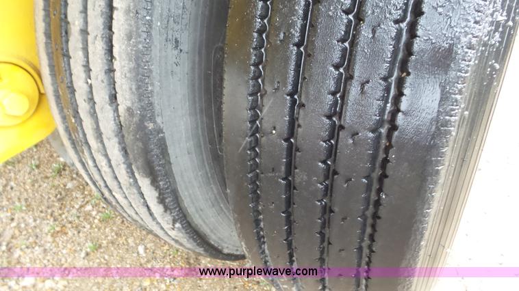 image for item K6832 1999 Fontaine LFTW-5-8053WSWK flatbed trailer