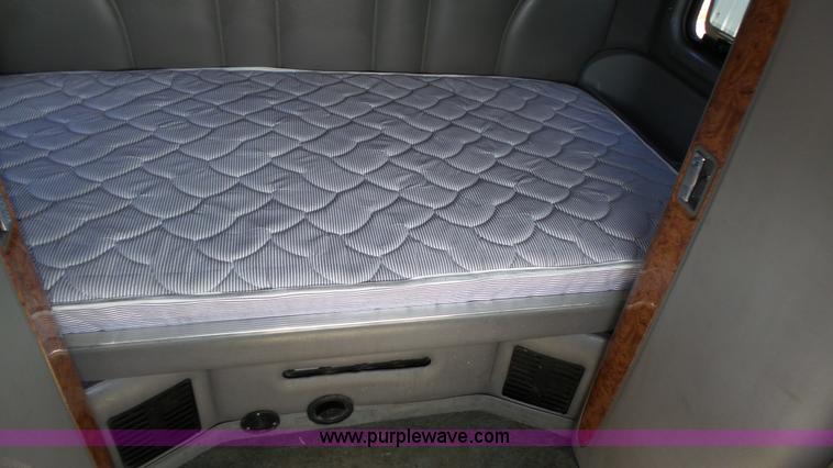 image for item K8304 2011 Peterbilt 387 semi truck