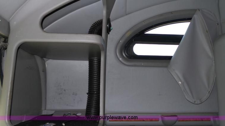 image for item K8304 2011 Peterbilt 387 semi truck