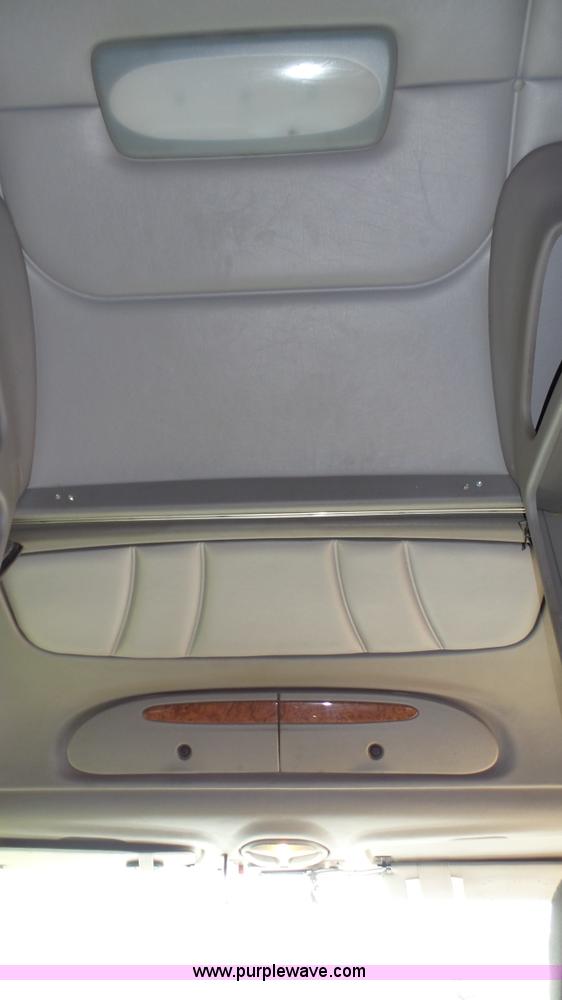 image for item K8304 2011 Peterbilt 387 semi truck