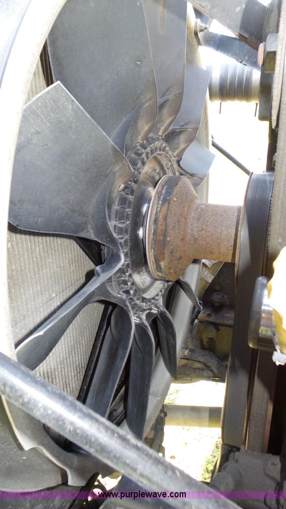 image for item K8304 2011 Peterbilt 387 semi truck