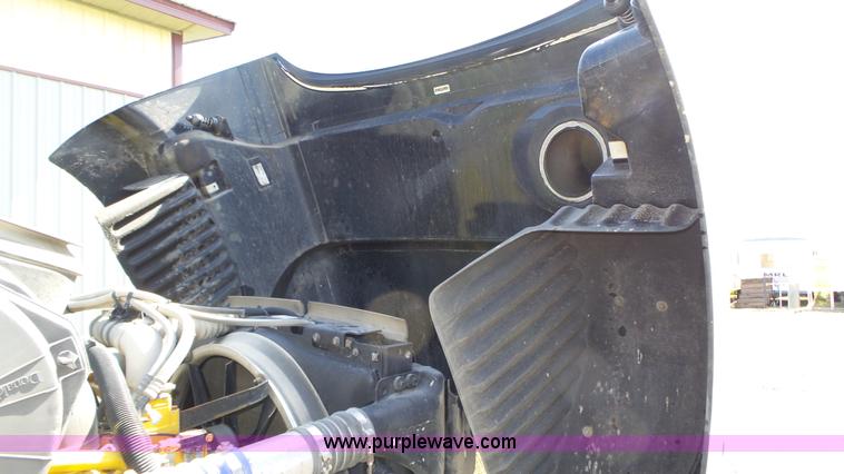 image for item K8304 2011 Peterbilt 387 semi truck