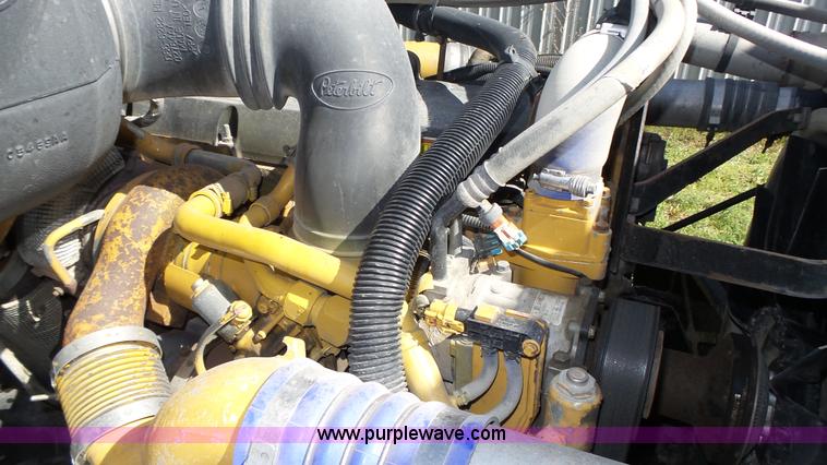 image for item K8304 2011 Peterbilt 387 semi truck