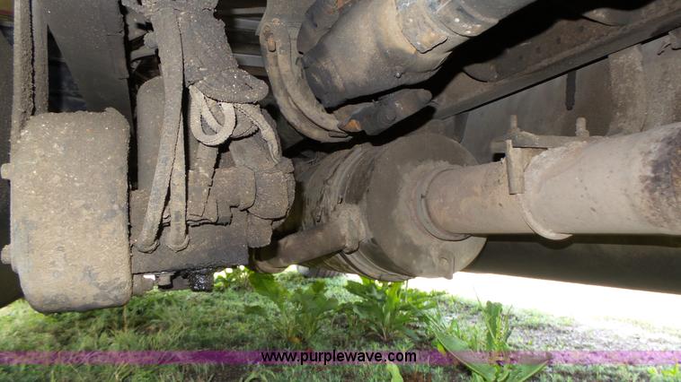 image for item K8304 2011 Peterbilt 387 semi truck