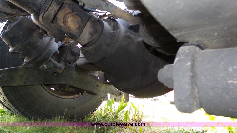 image for item K8304 2011 Peterbilt 387 semi truck