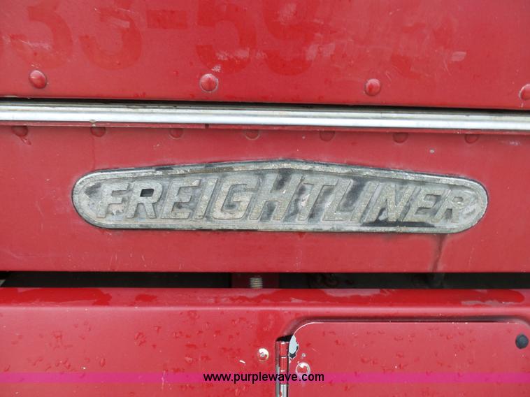 image for item L2047 1995 Freightliner FLD semi truck