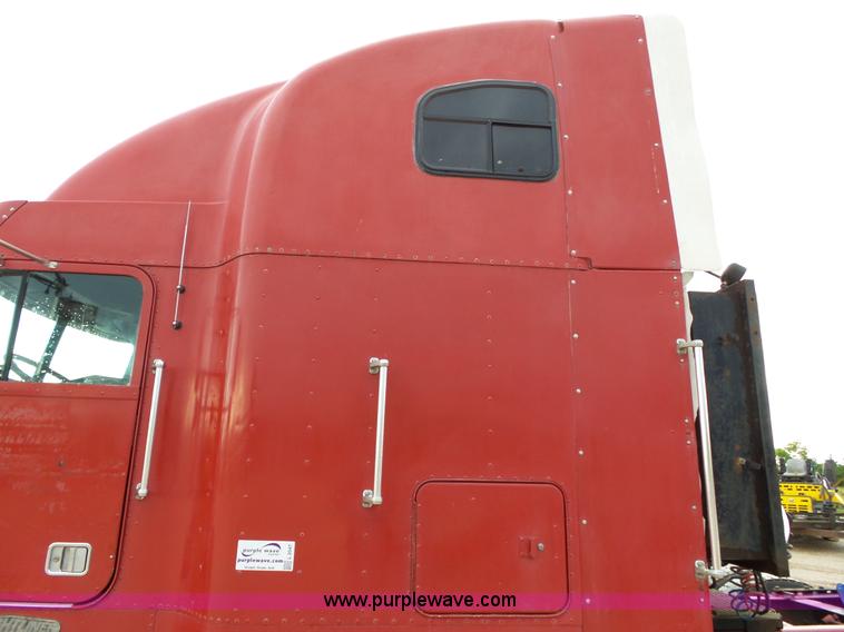 image for item L2047 1995 Freightliner FLD semi truck