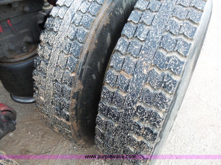 image for item L2047 1995 Freightliner FLD semi truck