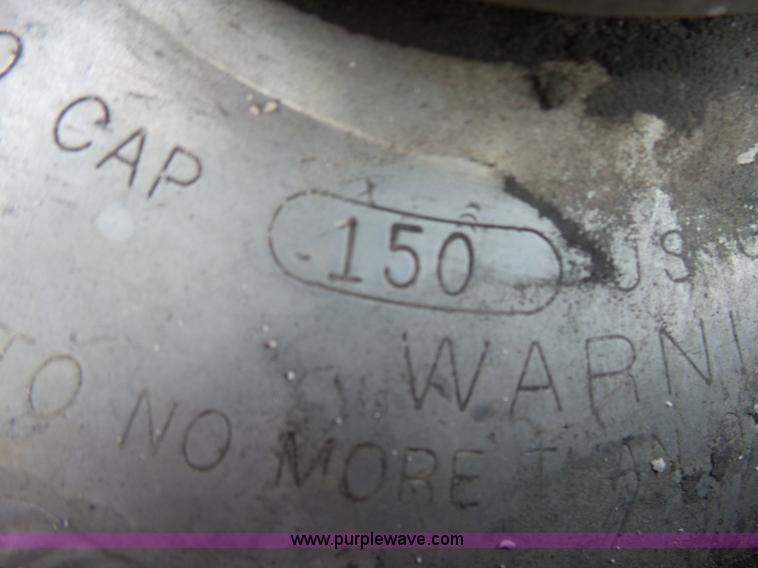 image for item L2047 1995 Freightliner FLD semi truck