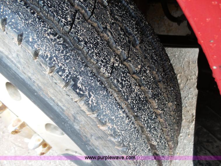 image for item L2047 1995 Freightliner FLD semi truck