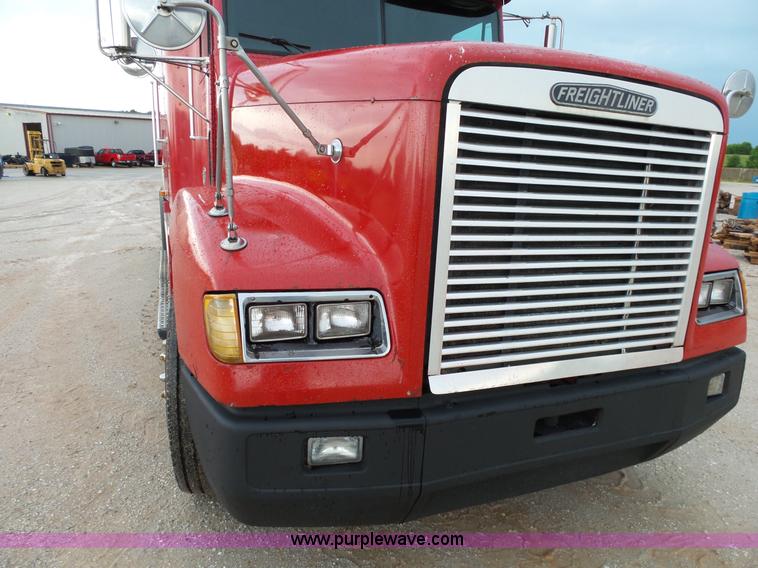 image for item L2047 1995 Freightliner FLD semi truck