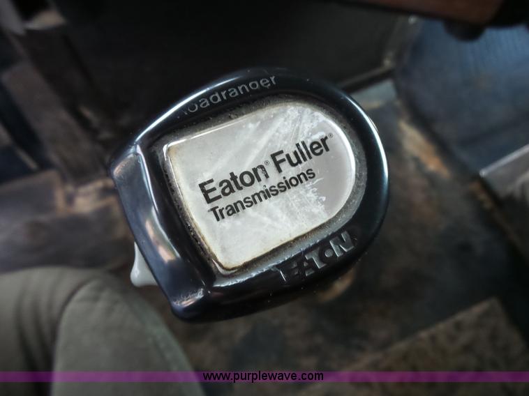 image for item L2047 1995 Freightliner FLD semi truck