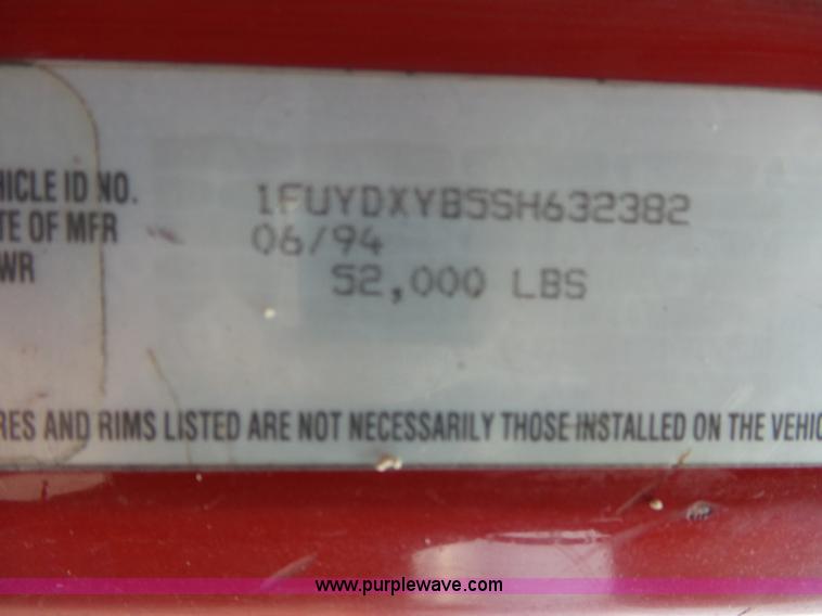 image for item L2047 1995 Freightliner FLD semi truck