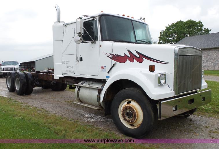 image for item L2053 1989 Volvo WIM semi truck