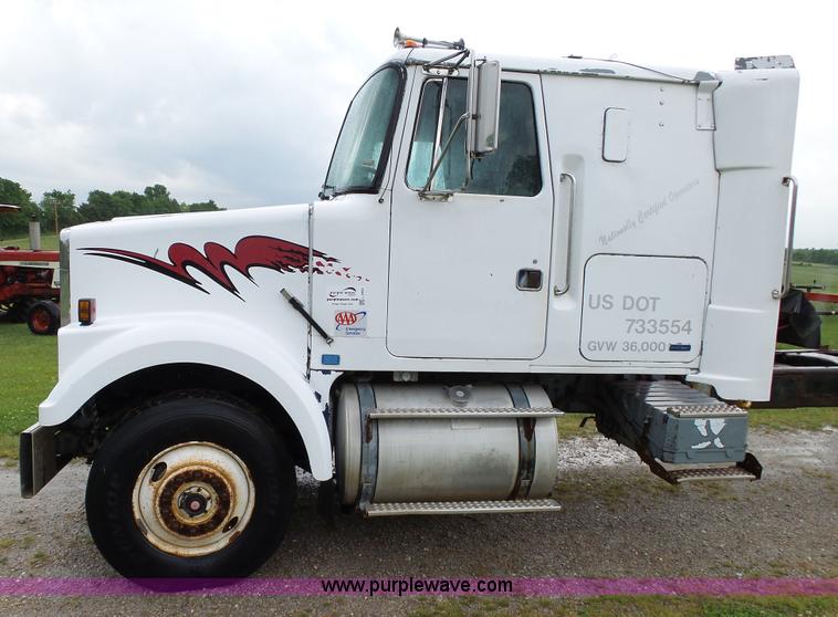 image for item L2053 1989 Volvo WIM semi truck