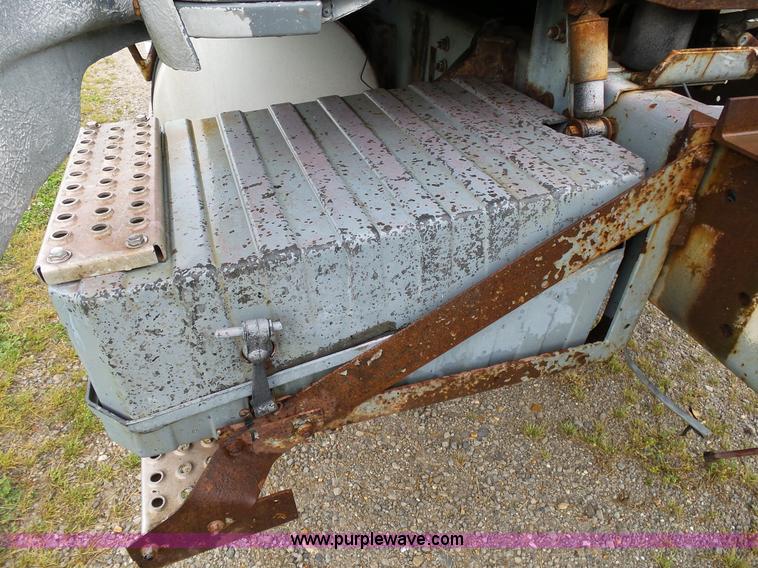 image for item L2053 1989 Volvo WIM semi truck