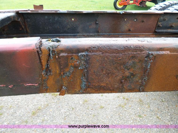 image for item L2053 1989 Volvo WIM semi truck