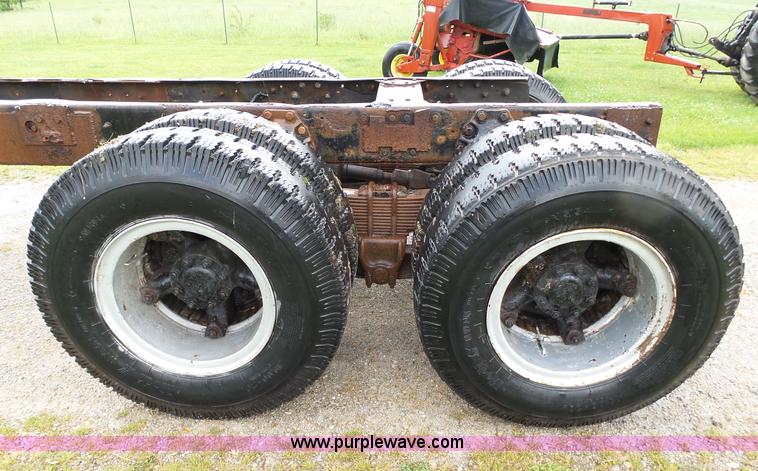 image for item L2053 1989 Volvo WIM semi truck