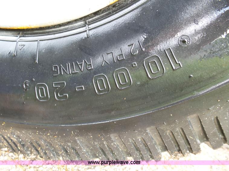 image for item L2053 1989 Volvo WIM semi truck