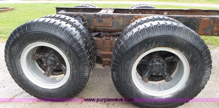 image for item L2053 1989 Volvo WIM semi truck