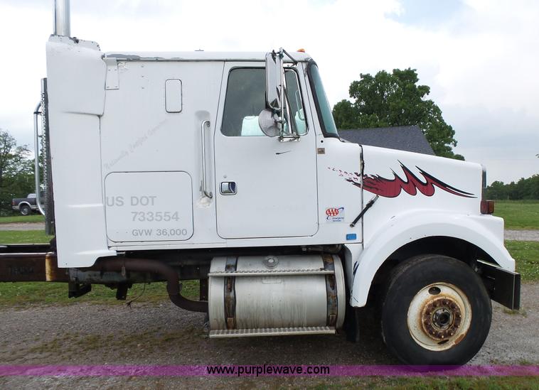 image for item L2053 1989 Volvo WIM semi truck