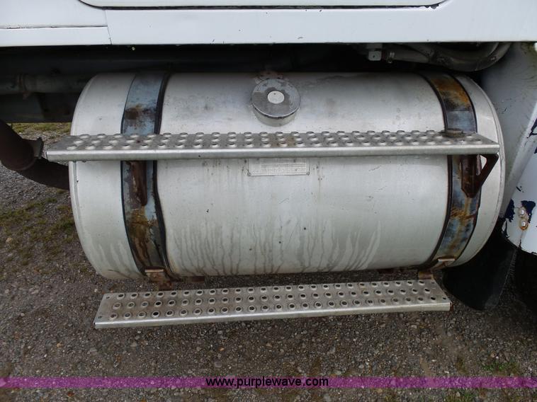 image for item L2053 1989 Volvo WIM semi truck