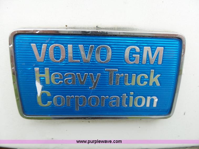 image for item L2053 1989 Volvo WIM semi truck