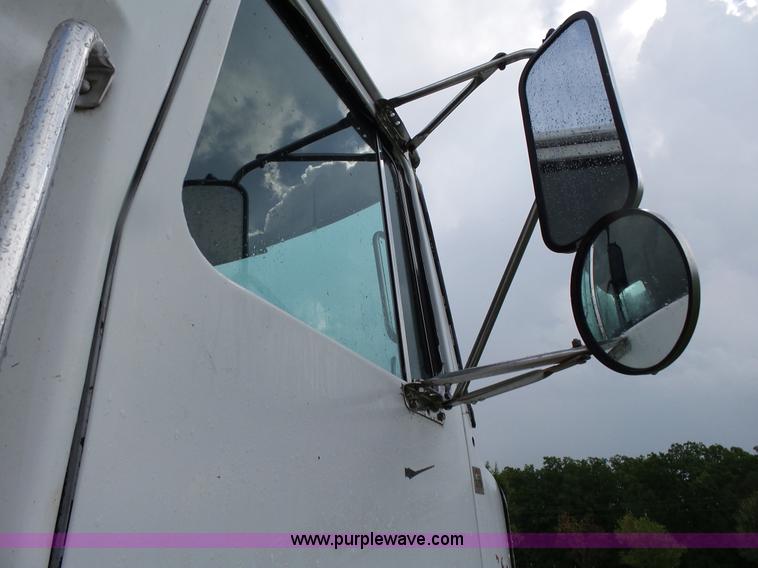 image for item L2053 1989 Volvo WIM semi truck