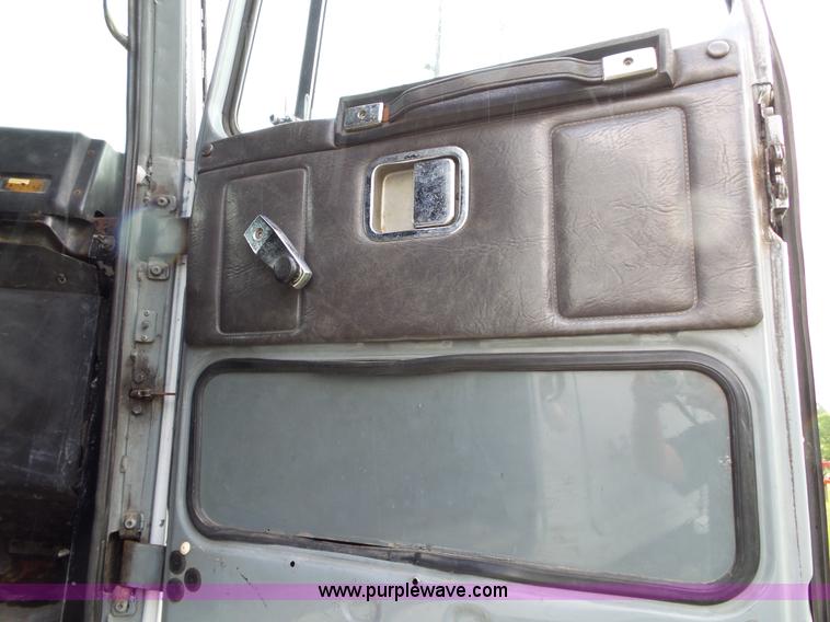 image for item L2053 1989 Volvo WIM semi truck