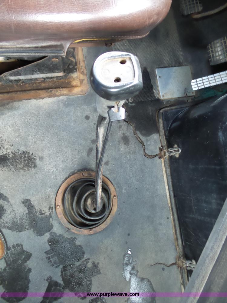 image for item L2053 1989 Volvo WIM semi truck