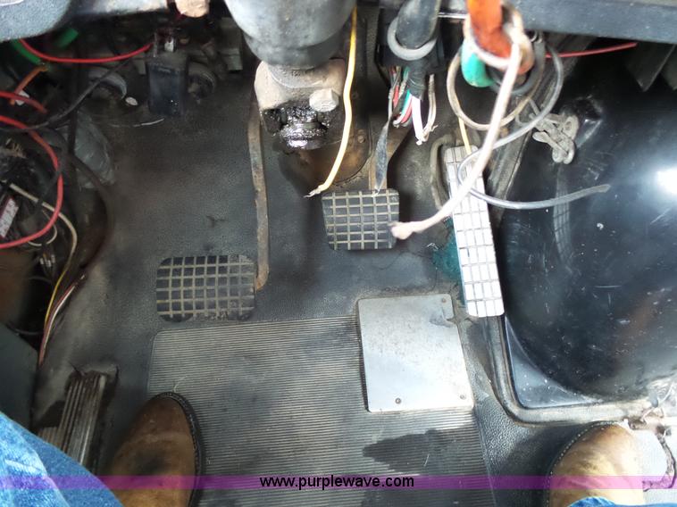 image for item L2053 1989 Volvo WIM semi truck