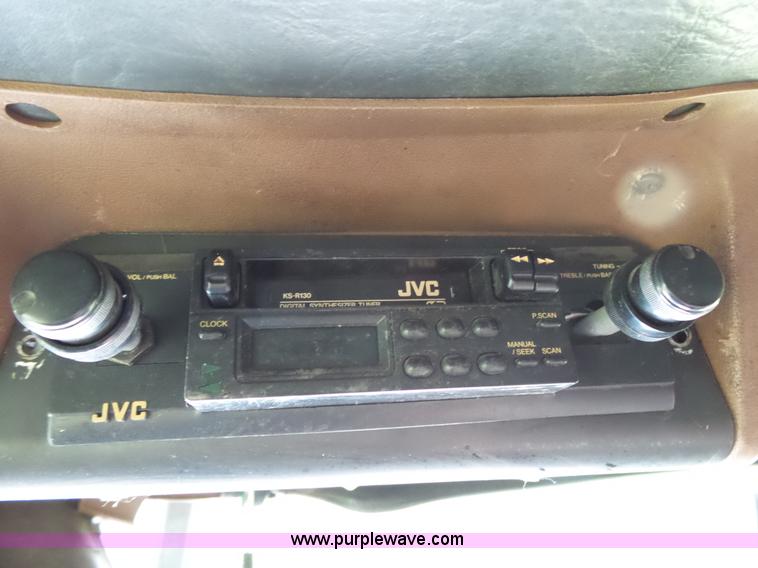 image for item L2053 1989 Volvo WIM semi truck