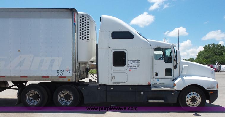 image for item L4808 2007 Kenworth T600 semi truck