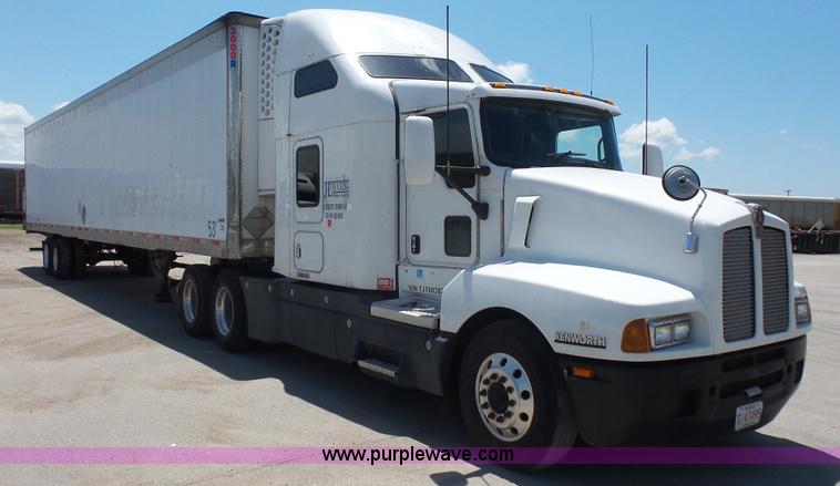 image for item L4808 2007 Kenworth T600 semi truck
