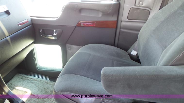 image for item L4808 2007 Kenworth T600 semi truck