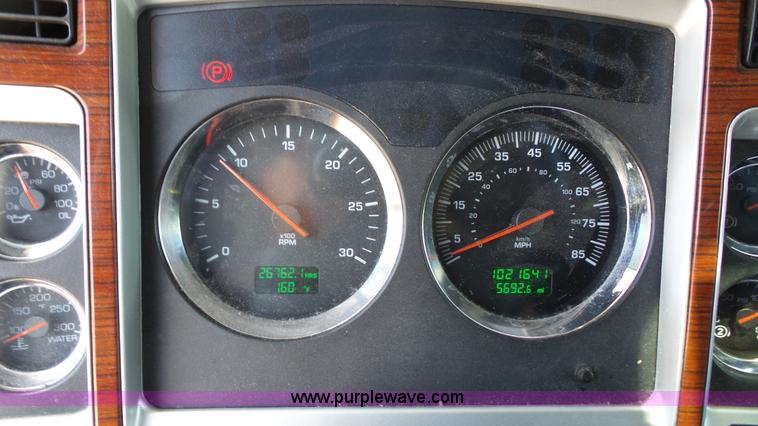 image for item L4808 2007 Kenworth T600 semi truck