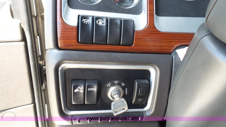 image for item L4808 2007 Kenworth T600 semi truck